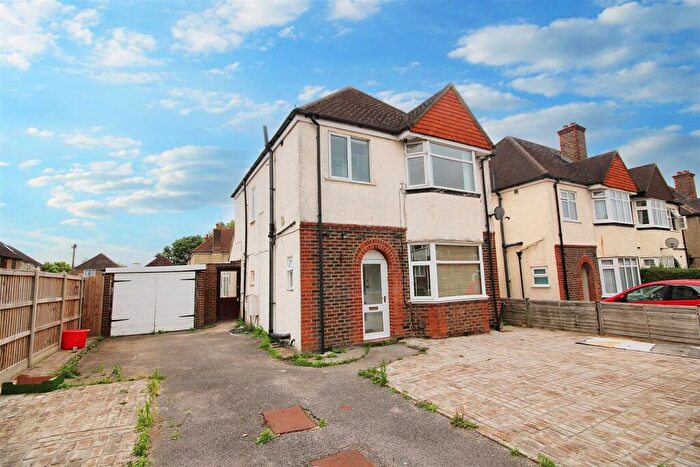 4 Bedroom House To Rent In Grantley Road, Guildford, GU2