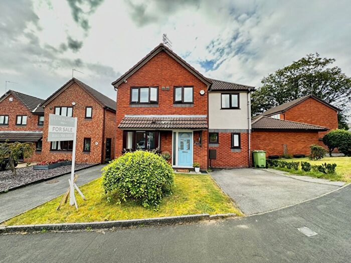 4 Bedroom Detached House For Sale In Orchard Vale, Edgeley, Stockport, SK3
