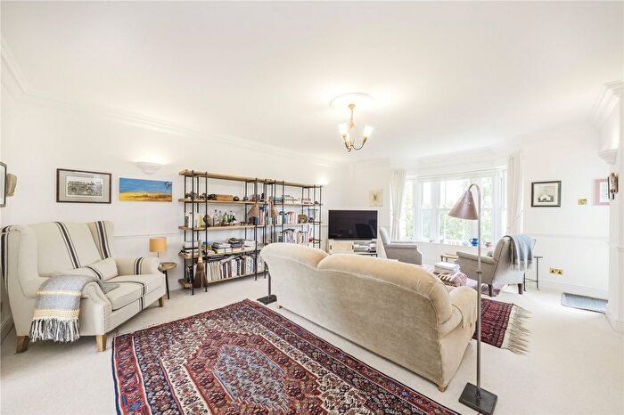 2 Bedroom Flat To Rent In Wyatt Drive, London, SW13