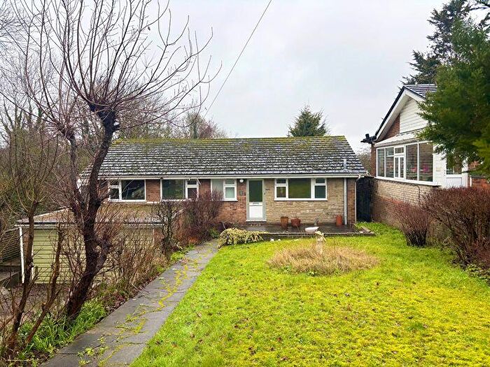 4 Bedroom Bungalow To Rent In Green Lane, Tadworth, KT20