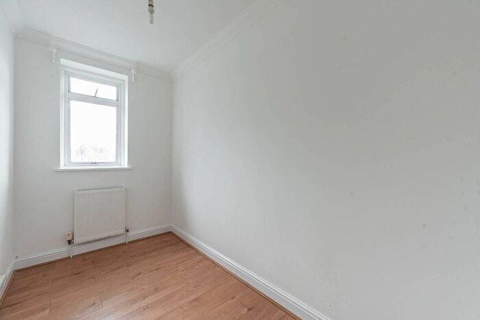 3 Bedroom Terraced House To Rent In Milling Road, Edgware, HA8