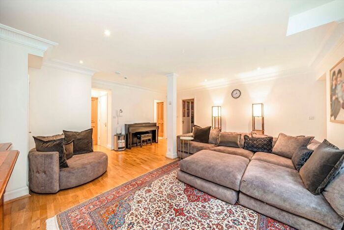 2 Bedroom Flat To Rent In Farm Street, London, W1J