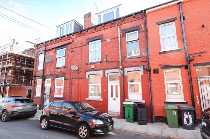 2 Bedroom Terraced House To Rent In Stanley View, Armley, Leeds, LS12