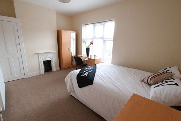 4 Bedroom Terraced House To Rent In Rothersthorpe Road, Far Cotton, Northampton, NN4