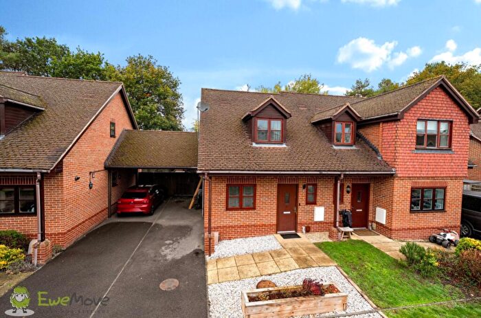 2 Bedroom End Of Terrace House For Sale In Penbere Close, Pamber Heath, Tadley, Hampshire, RG26