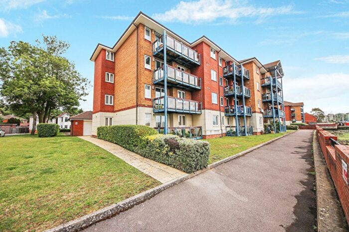 2 Bedroom Flat For Sale In Quayside Road, Bitterne Manor, SO18