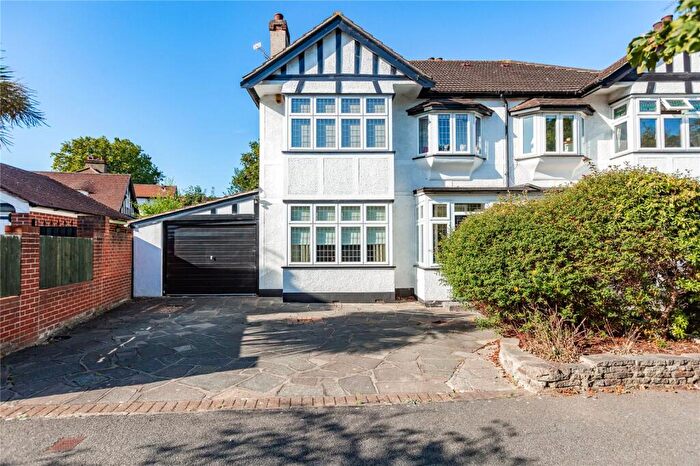 4 Bedroom Semi-Detached House For Sale In South Drive, Romford, RM2