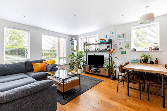2 Bedroom Apartment For Sale In Sydenham Road, Guildford, Surrey, GU1