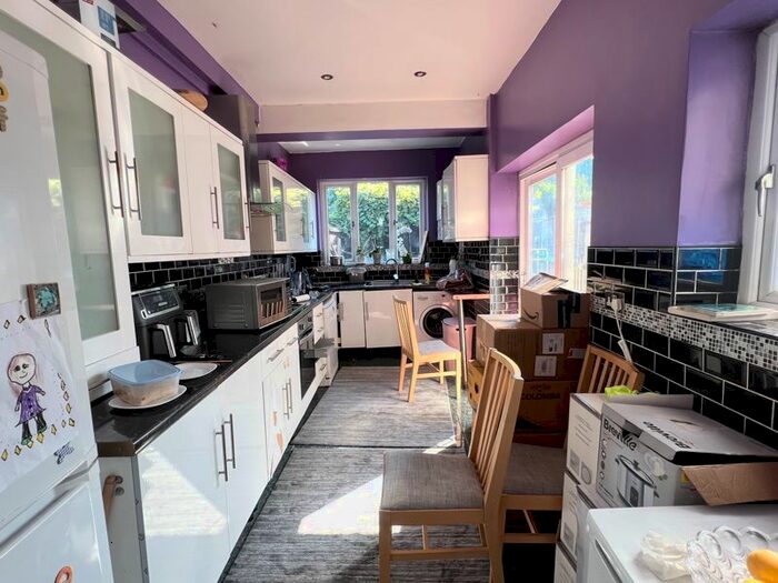 3 Bedroom Semi-Detached House To Rent In Highfield Road, London, N21