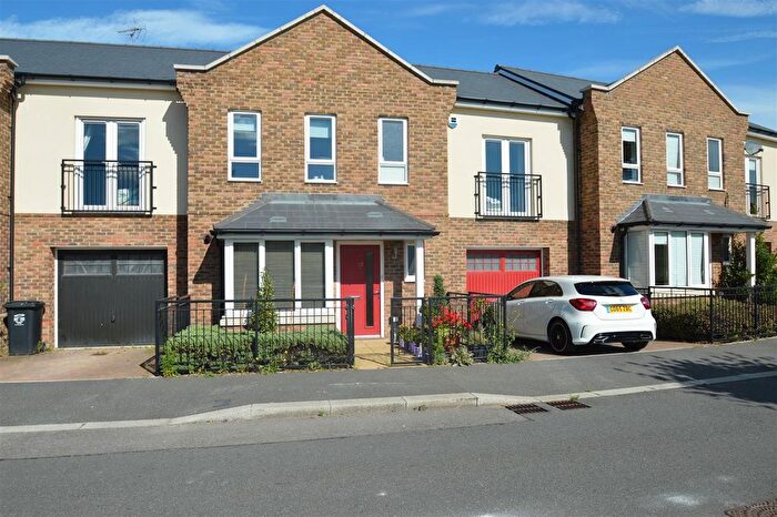 3 Bedroom Property To Rent In Vaughan Avenue, Greenhithe, DA9