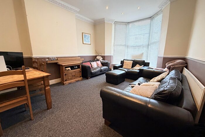 8 Bedroom House To Rent In Moor Oaks Road, Sheffield, S10