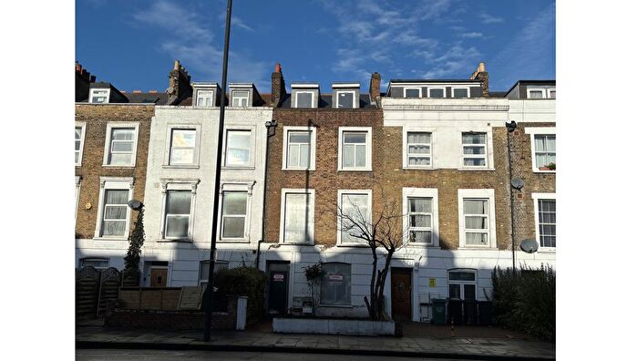 5 Bedroom Property For Sale In Tollington Road, Islington, London, N7