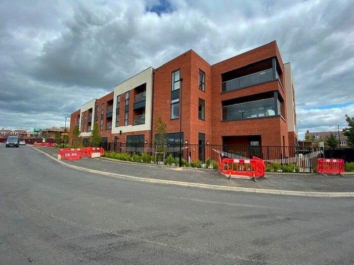 2 Bedroom Flat To Rent In Tibbs Road, Haddenham, Aylesbury, HP17