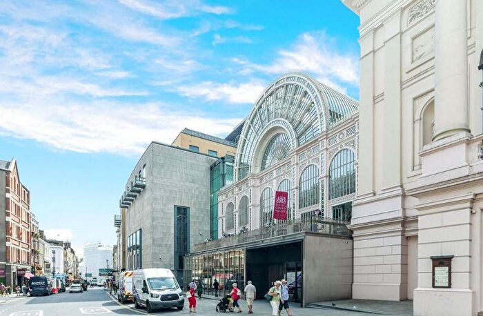 2 Bedroom Flat To Rent In Wellington Street, Covent Garden, WC2E