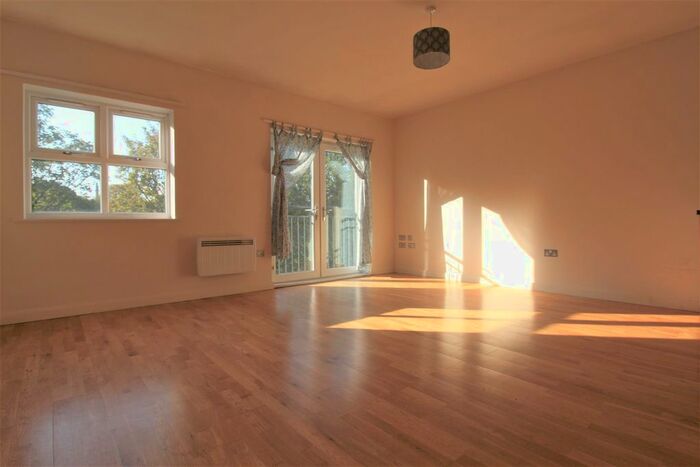 2 Bedroom Flat To Rent In Free School Lane, Halifax, HX1