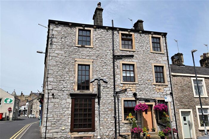 4 Bedroom Terraced House For Sale In Duck Street, Clitheroe, BB7