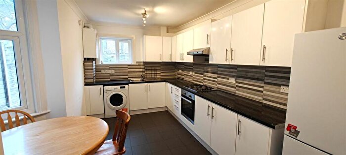 4 Bedroom Terraced House To Rent In Harringay Road, Turnpike Lane, N15