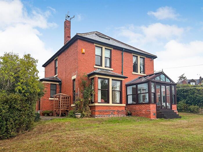 4 Bedroom Property For Sale In High Street, New Whittington, Chesterfield, S43