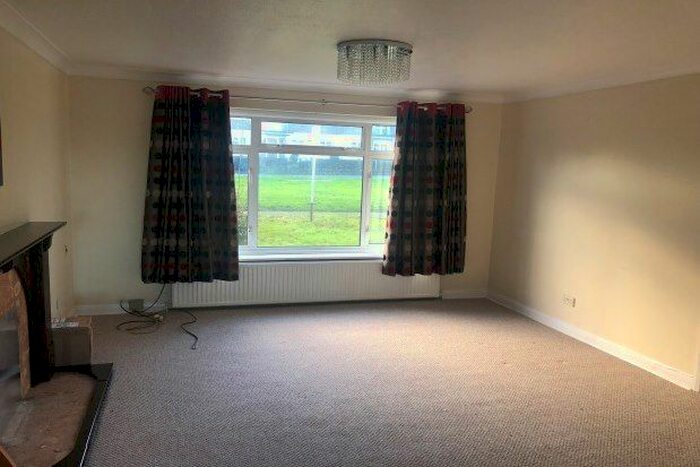 3 Bedroom Property To Rent In Hythe Road, Ashford, TN24