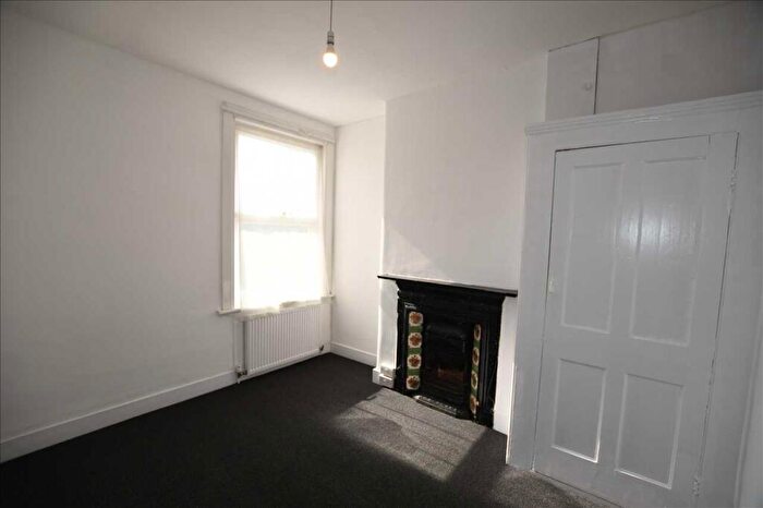 2 Bedroom Flat To Rent In Higham Road, London, N17