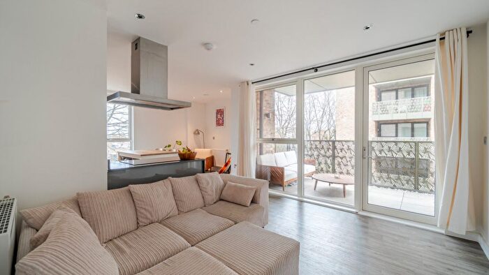 2 Bedroom Flat For Sale In Track Street, Walthamstow, E17