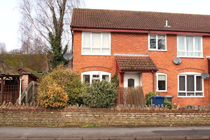 1 Bedroom End Of Terrace House For Sale In Little Thatch, Godalming, GU7