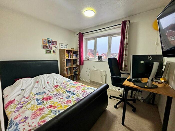 3 Bedroom Detached House For Sale In Flinters Close, Wootton, Northampton, NN4