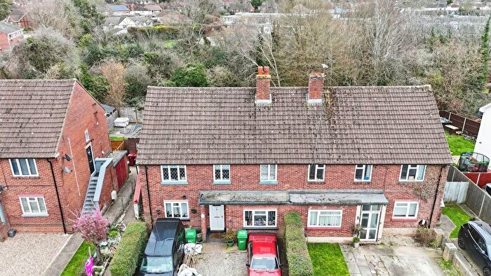 2 Bedroom Maisonette For Sale In Derwent Drive, Burnham, SL1