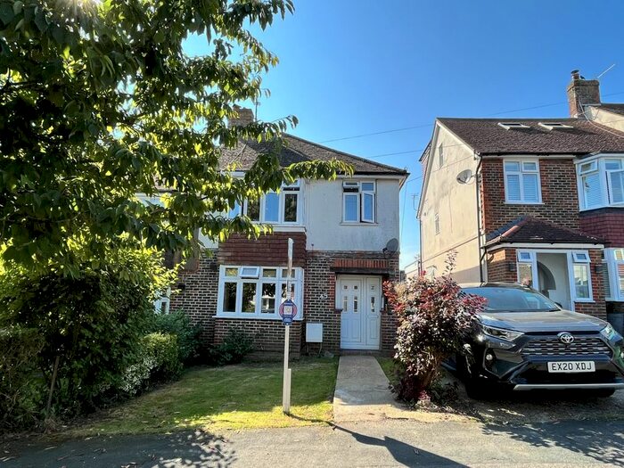 3 Bedroom Property To Rent In Baranscraig Avenue, Brighton, BN1