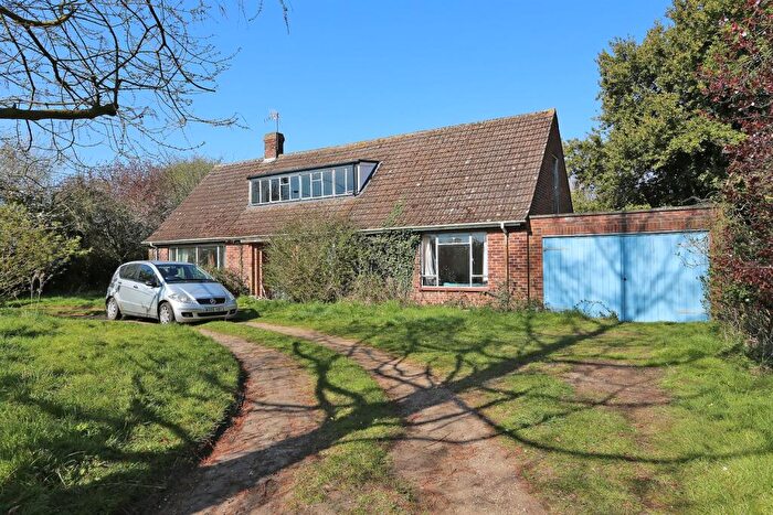 3 Bedroom Detached Bungalow For Sale In Boat Dyke Road, Upton, NR13