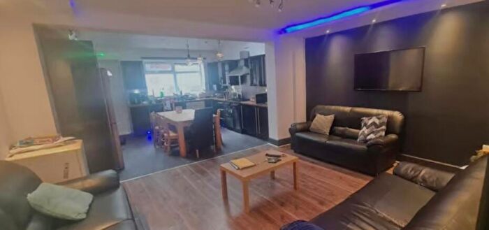 7 Bedroom Terraced House To Rent In Brudenell Grove, Leeds, West Yorkshire, LS6