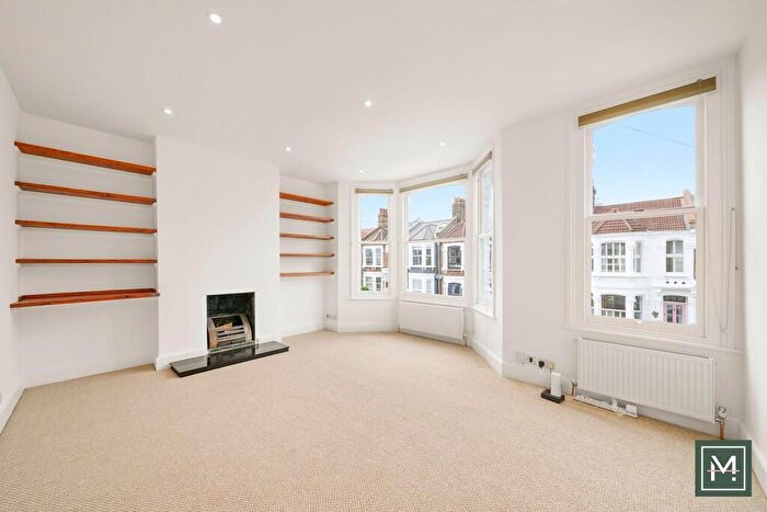 3 Bedroom Apartment To Rent In Purves Road, London, NW10