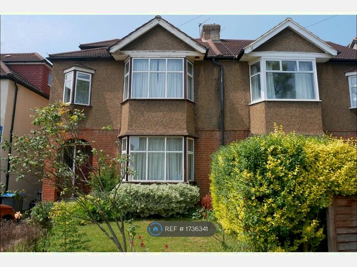 4 Bedroom Semi-Detached House To Rent In Malden Hill Gardens, New Malden, KT3