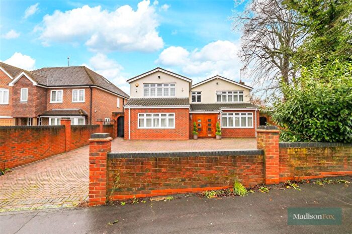 4 Bedroom Detached House To Rent In Hainault Road, Chigwell, Essex, IG7