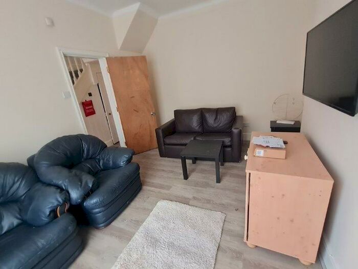 4 Bedroom House To Rent In Riga Road, Manchester, Greater Manchester, M14