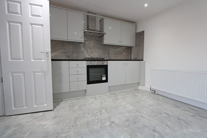 1 Bedroom Flat To Rent In Collingwood Road, Sutton, SM1