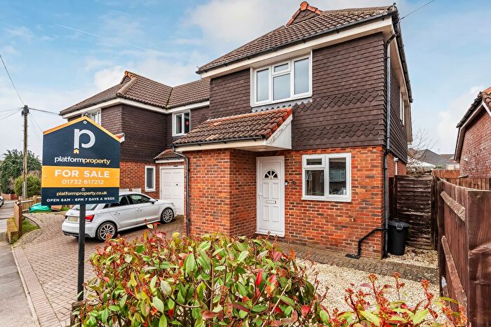 3 Bedroom Semi-Detached House For Sale In Kingswood Road, Dunton Green, Sevenoaks, Kent, TN13