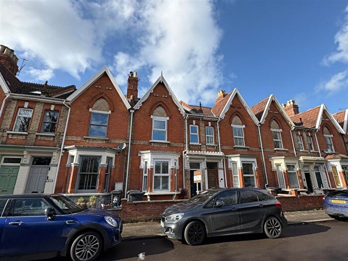 3 Bedroom Property For Sale In Lyndale Avenue, Bridgwater, TA6