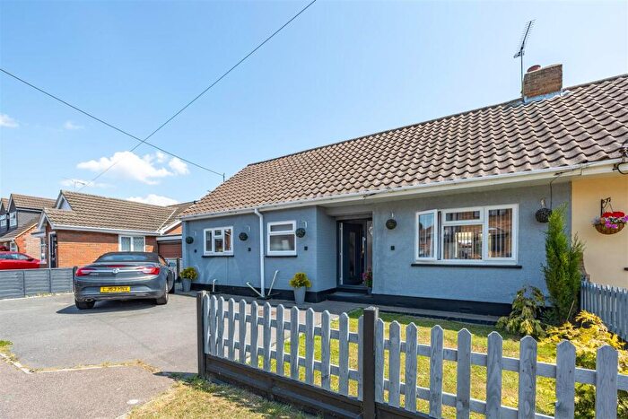 3 Bedroom Semi-Detached Bungalow For Sale In Denham Road, Canvey Island, SS8