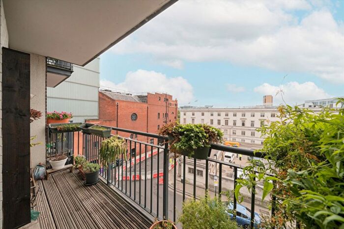 1 Bedroom Flat For Sale In Sylvester Path, Hackney, E8