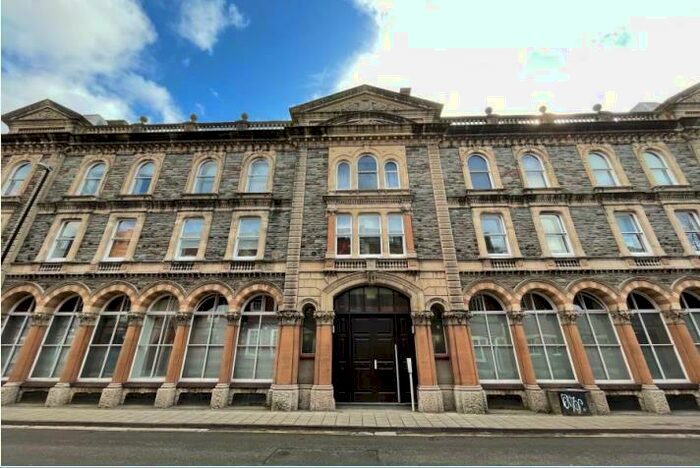 3 Bedroom Flat To Rent In The Atrium - City Centre, BS1