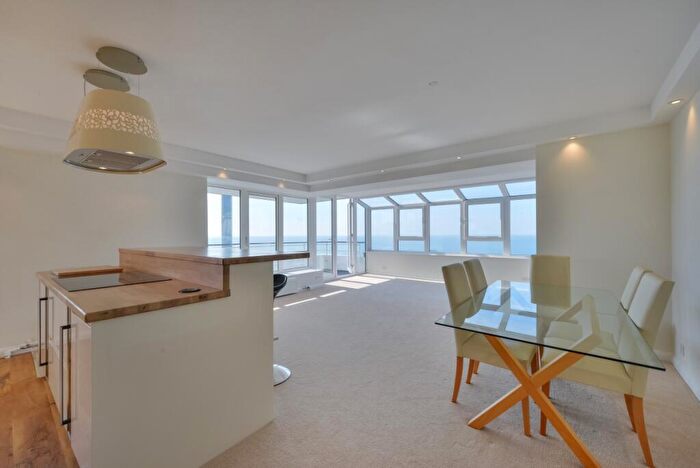 2 Bedroom Apartment To Rent In Bedford Towers Brighton, BN1