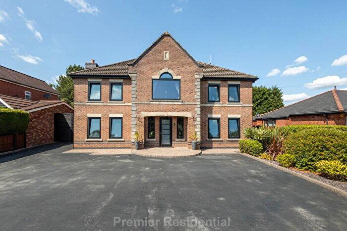 5 Bedroom Detached House To Rent In Cockey Moor Road, Bury, BL8