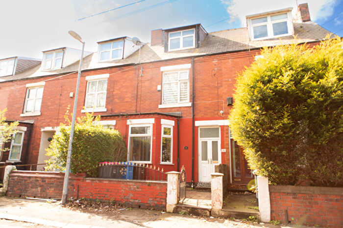3 Bedroom Terraced House For Sale In Oak Road, Salford, M7