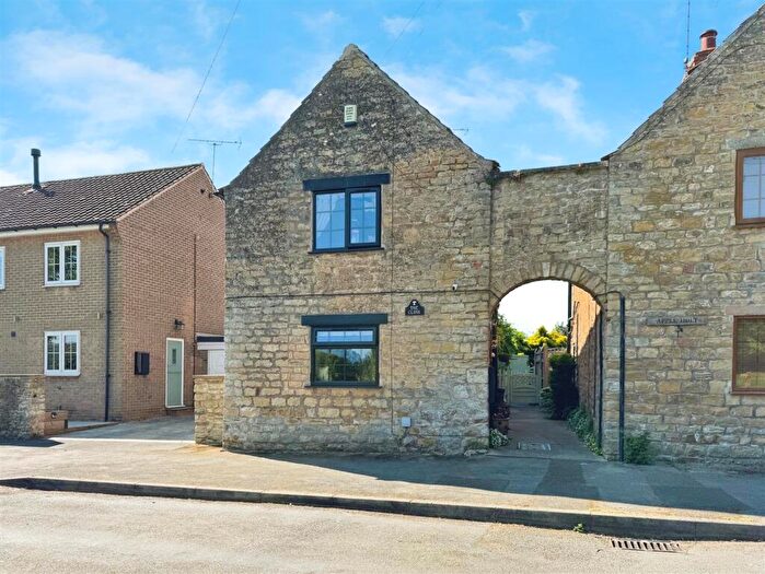 2 Bedroom Semi-Detached House For Sale In Church Lane, Carlton-In-Lindrick, Worksop, S81