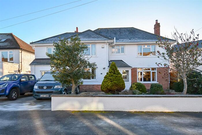 5 Bedroom Detached House For Sale In Trem Y Don, Barry, CF62