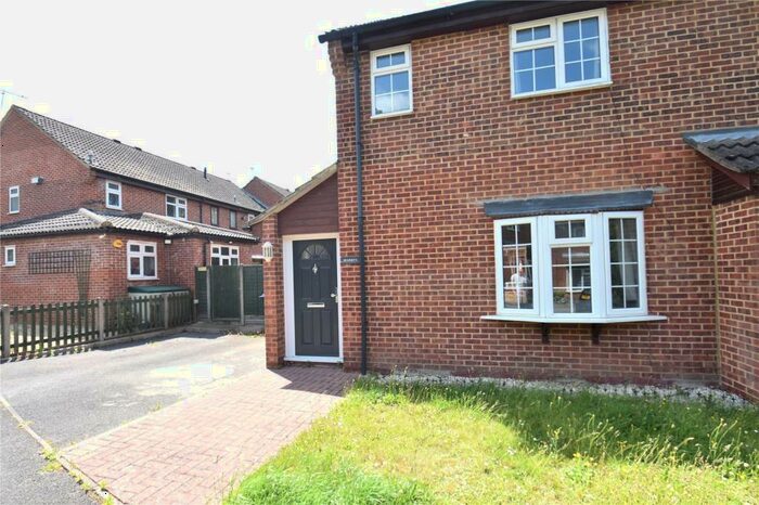 3 Bedroom House To Rent In Langtons Meadow, Farnham Common, SL2