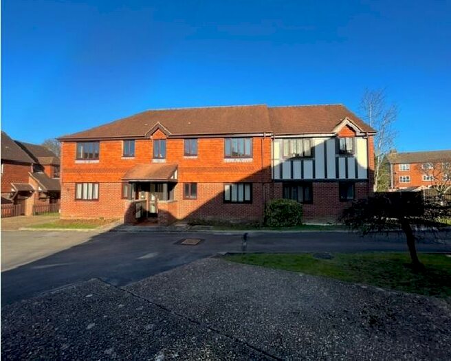 1 Bedroom Flat To Rent In Mill Road, Burgess Hill, RH15