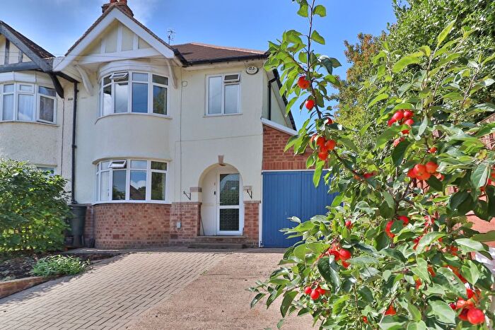 4 Bedroom Semi-Detached House For Sale In St. Audries Road, Worcester, WR5