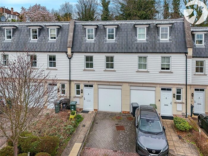 4 Bedroom Terraced House For Sale In Flanders Court, Dartford, Kent, DA1